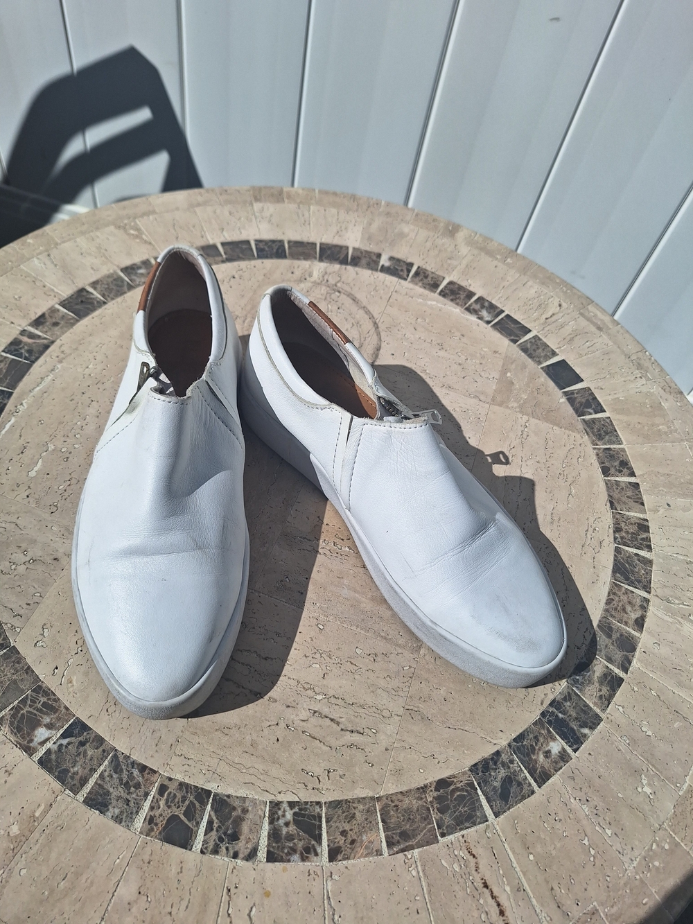 Blackstone White LeatherSlip-On Women Casual Shoes Side Zipper Size 7.5
